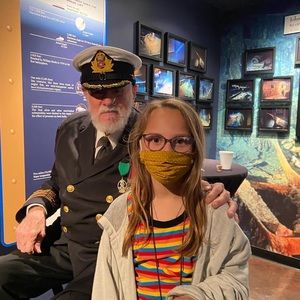 Meet your Posher, Elaine